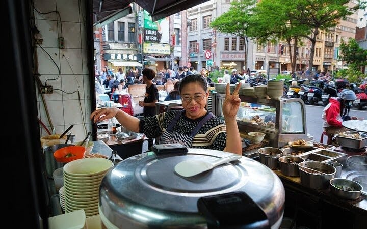 Taipei: Your First Day Food Tour with Locals & 12+ Tasting Image 5