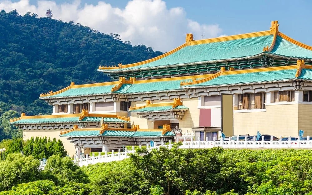 Taiwan Palace Museum Entry with Taipei 101 Observatory Tickets Image 6