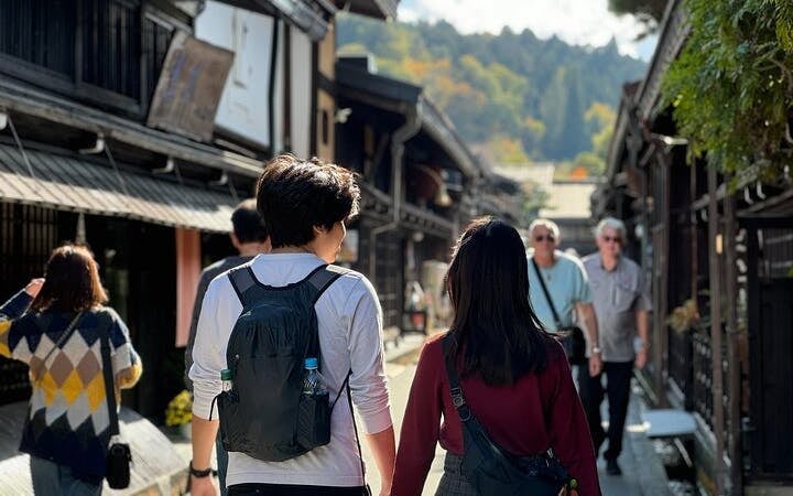 Takayama Jinya and Old Town Private Walking Tour with Sake Tasting and Admission Image 7