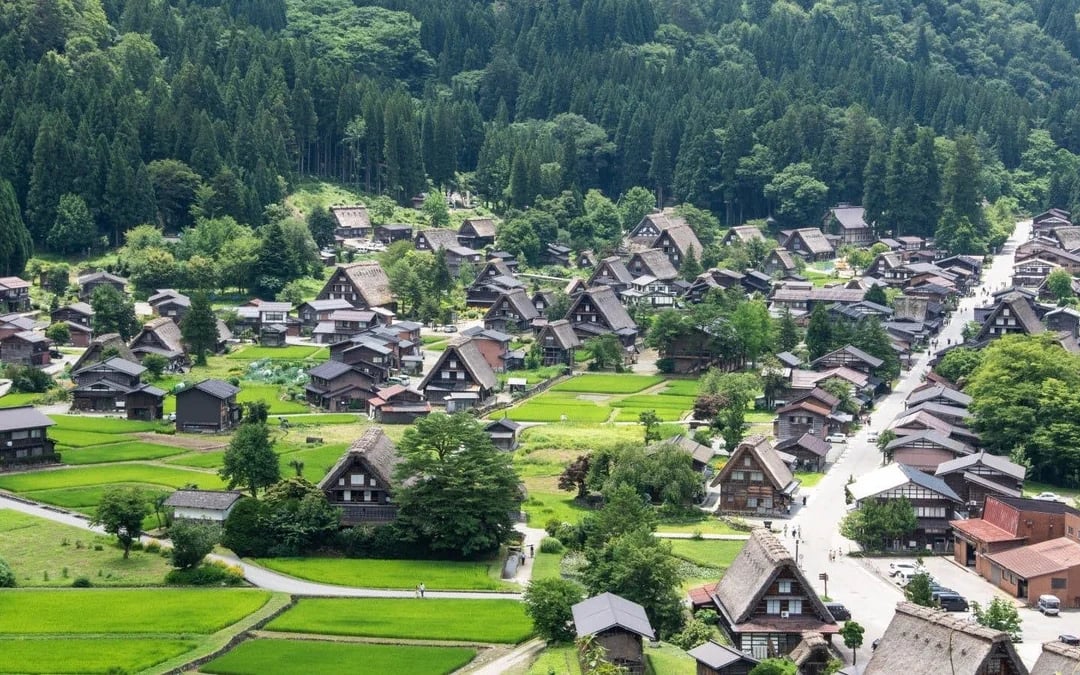Takayama to Shirakawa-go Express Bus Ticket Image 2