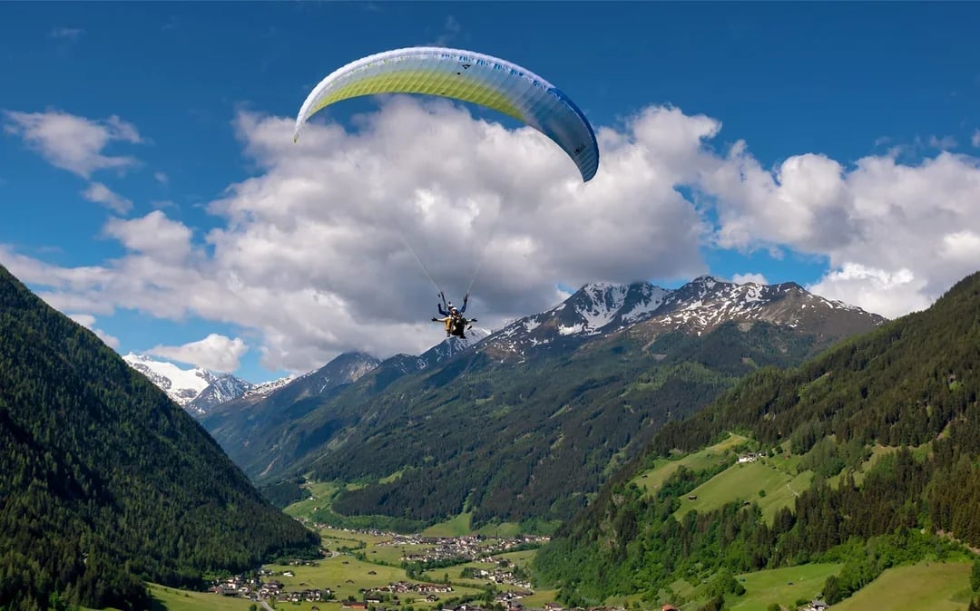 Tandem Paragliding Experience in Tirol Image 6