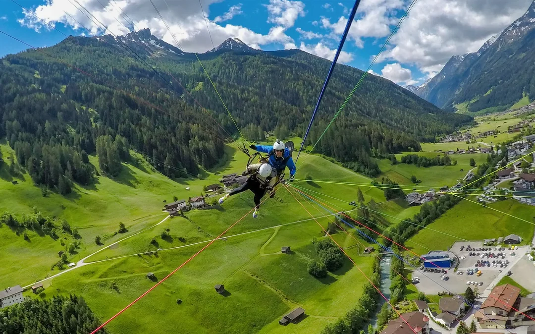 Tandem Paragliding Experience in Tirol Image 7