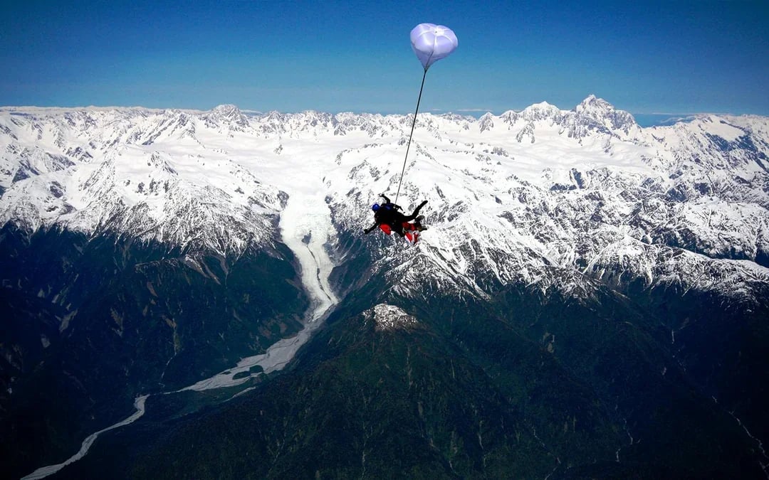 Tandem Skydive at Franz Josef: 10,000ft, 13,000ft, 16,500ft or 18,000ft Image 5