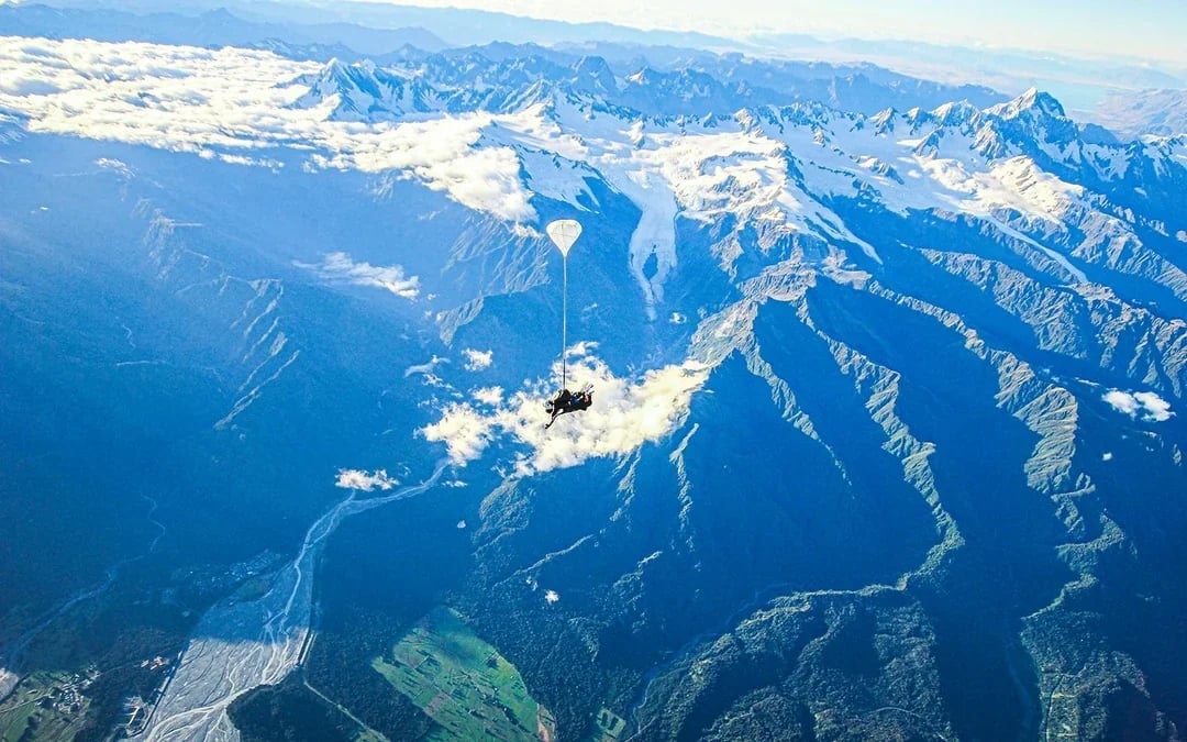 Tandem Skydive at Franz Josef: 10,000ft, 13,000ft, 16,500ft or 18,000ft Image 6