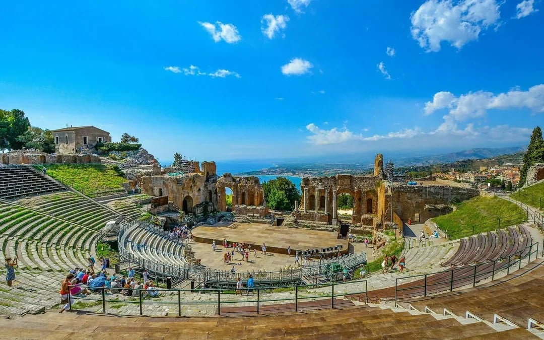 Taormina-Isola Bella-Castelmola tour Image 6