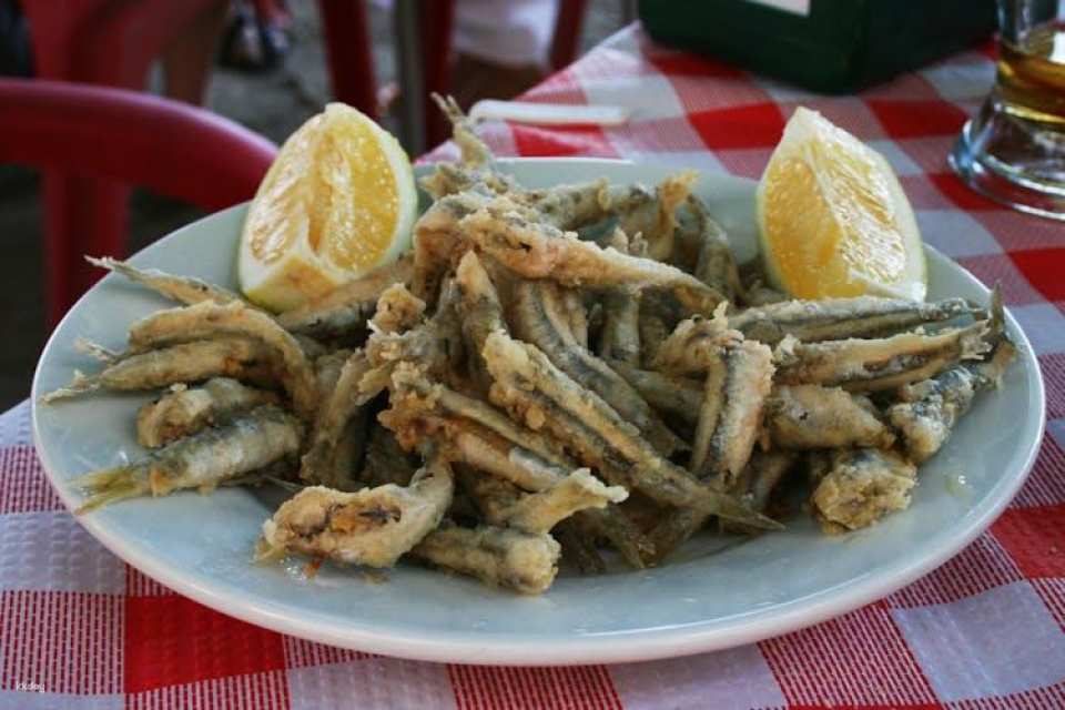 Tapas tour in the Triana neighborhood