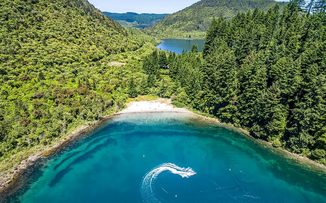Tarawera & Lakes Eco Tour Image 4