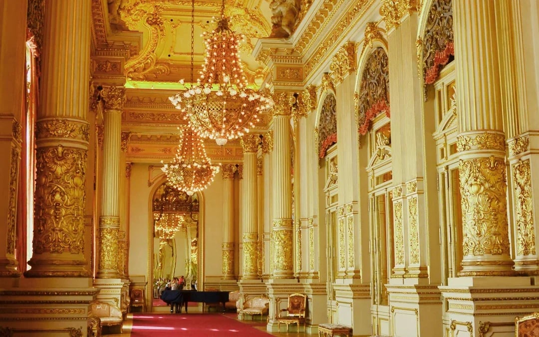 Teatro Colón Tickets with City Walking Tour Image 10