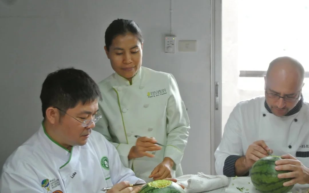 Thai Fruit and Vegetable Carving Class with Master Carver Image 5