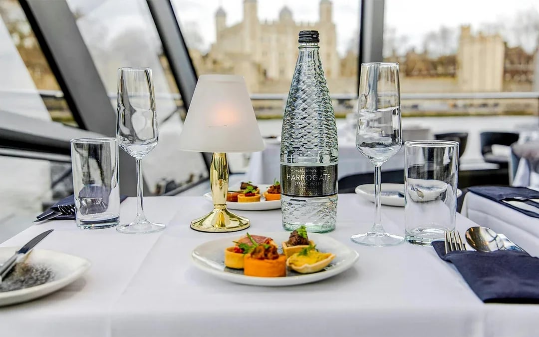 Thames River Dinner Cruise with Sunset Views and Drinks Image 5
