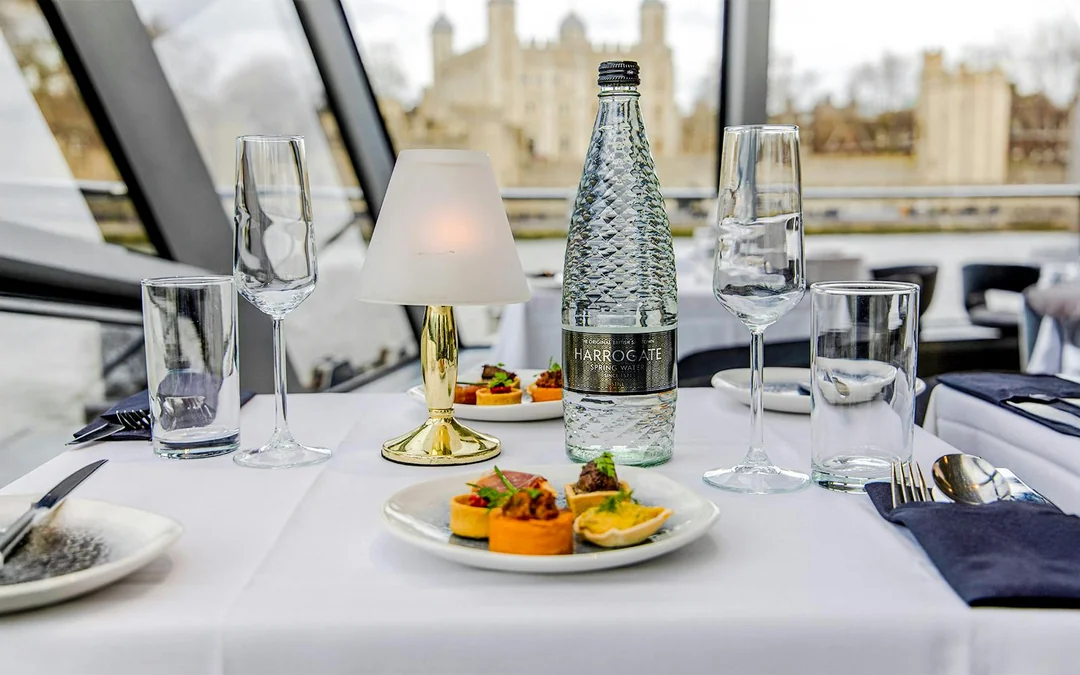 Thames River Dinner Cruise with Sunset Views and Drinks Image 5