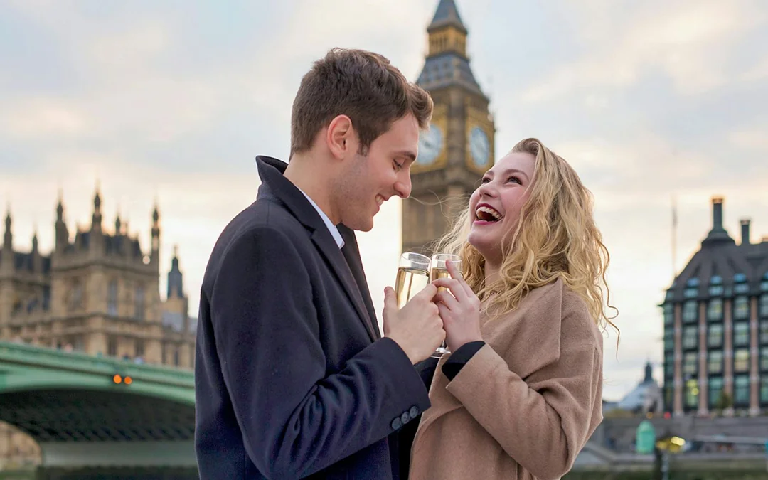 Thames River Lunch Cruise with 2-Course Meal, Coffee & Tea Image 3