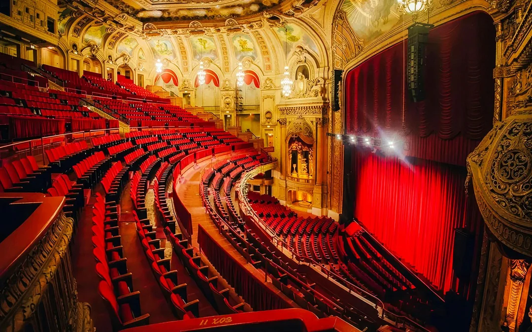 The Chicago Theatre Tour Experience Image 2