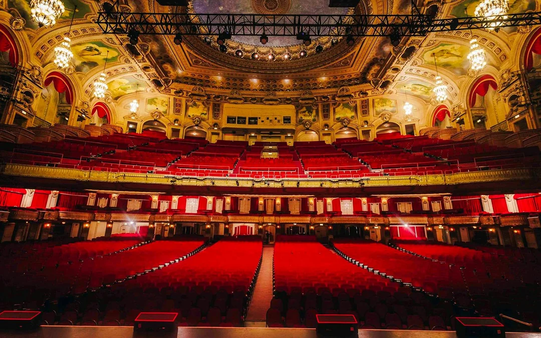 The Chicago Theatre Tour Experience Image 3
