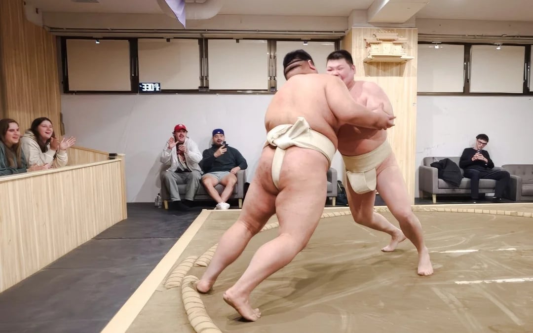 The Classic Sumo Show — Live Bouts, Q&A with Wrestlers & Souvenir Photo · Shibuya Image 2