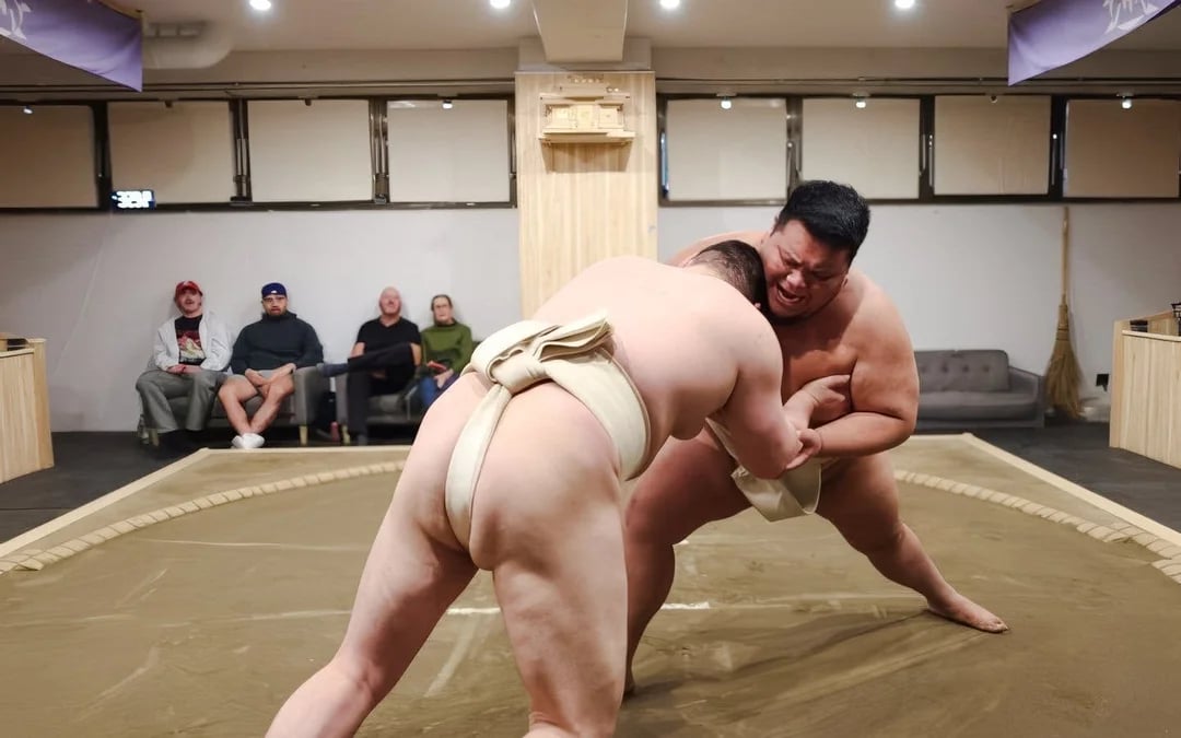 The Classic Sumo Show — Live Bouts, Q&A with Wrestlers & Souvenir Photo · Shibuya Image 3