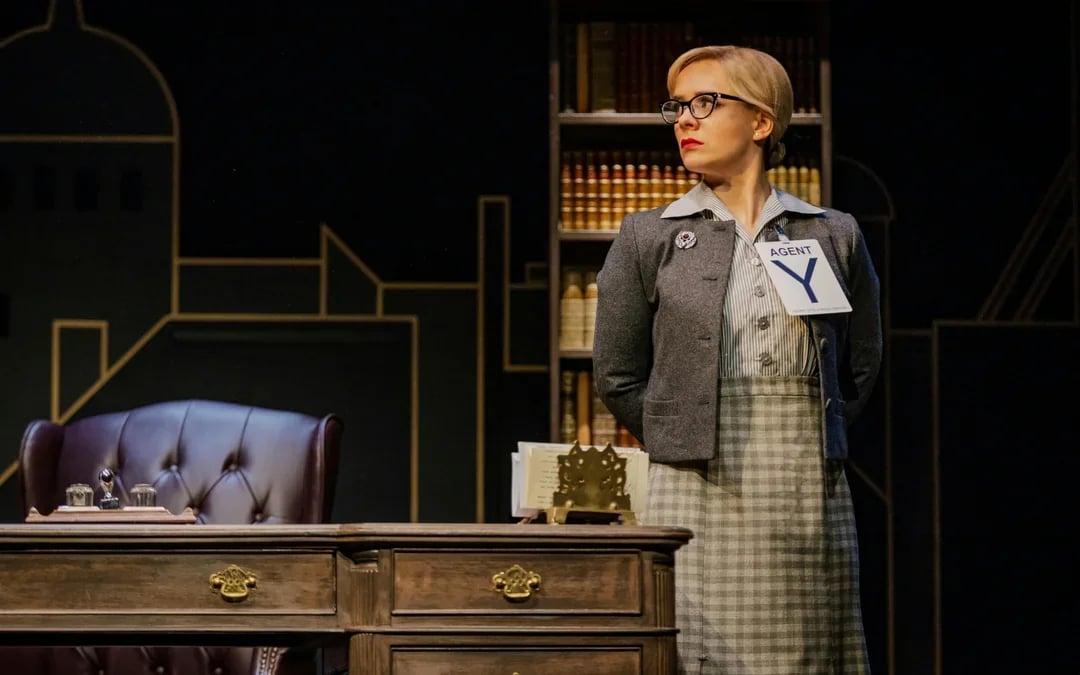 The Comedy About Spies Image 5