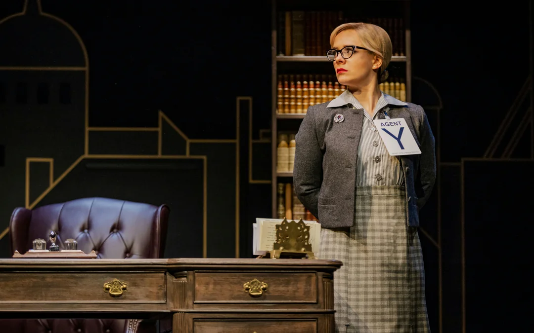 The Comedy About Spies Image 5