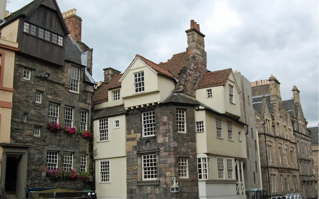 The Edinburgh Enigma: Self-Guided City Exploration Game Image 3
