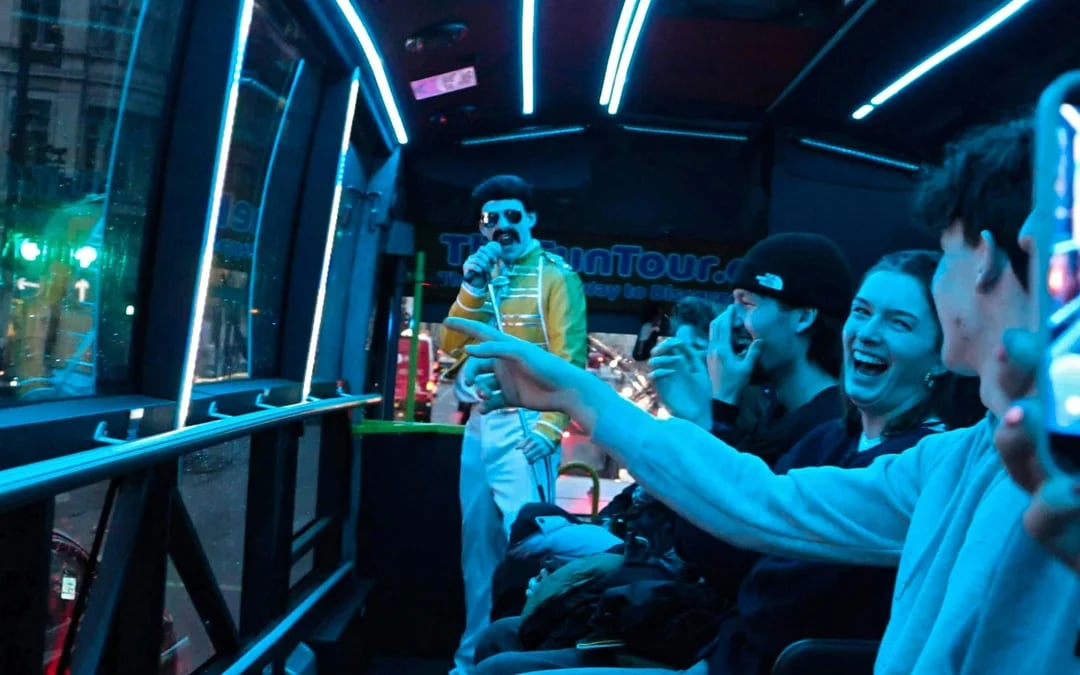 The Fun Tour: Sightseeing with Live Theatre, Comedy & Music Image 6