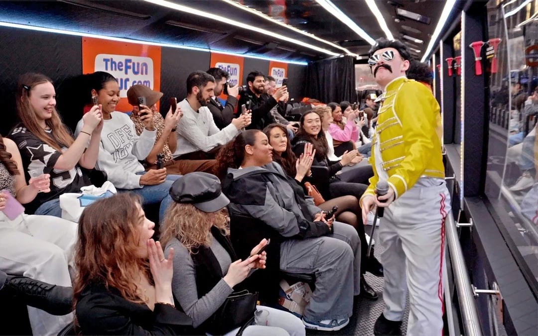 The Fun Tour: Sightseeing with Live Theatre, Comedy & Music Image 7