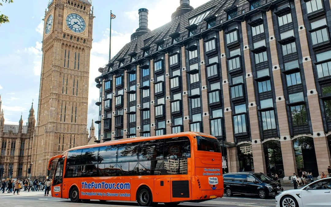 The Fun Tour: Sightseeing with Live Theatre, Comedy & Music Image 9