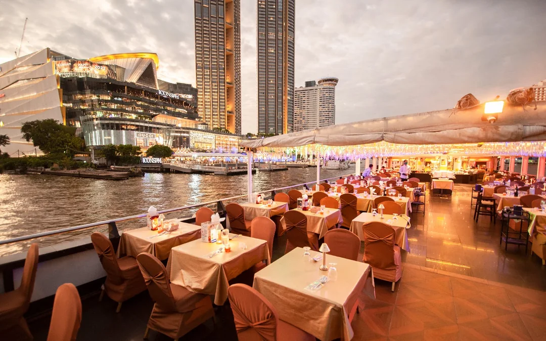 The Grand Chao Phraya Cruise with Buffet Dinner & Live Music Image 3