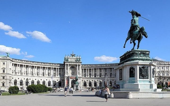 The Great Plague of Medieval Vienna: Self-Guided City Exploration Game Image 9