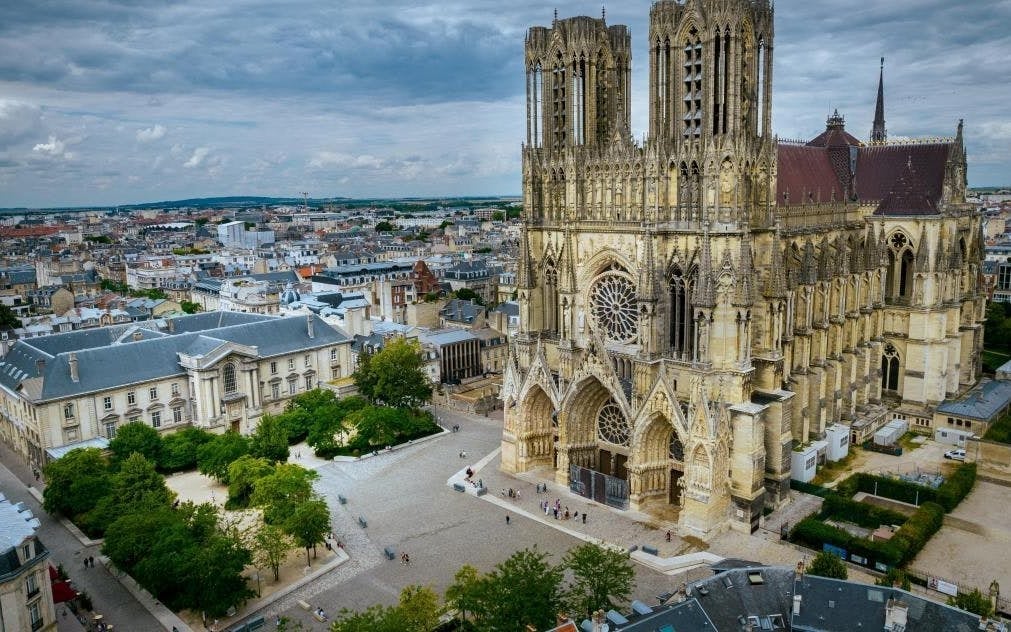 The King of Reims: Self-Guided City Exploration Game Image 2