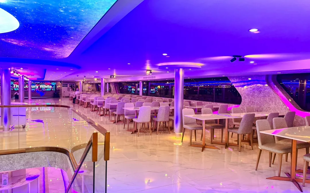 The Luxury White Dinner Cruise at ICONSIAM Image 11