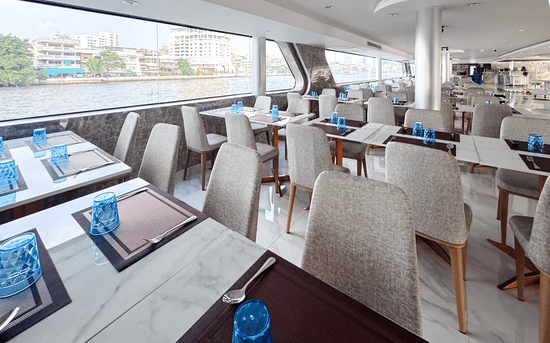 The Luxury White Dinner Cruise at ICONSIAM Image 5