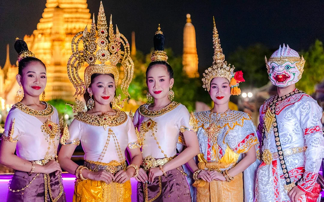 The Newest Luxury 5-Star Chao Phraya Dinner Cruise  Image 5