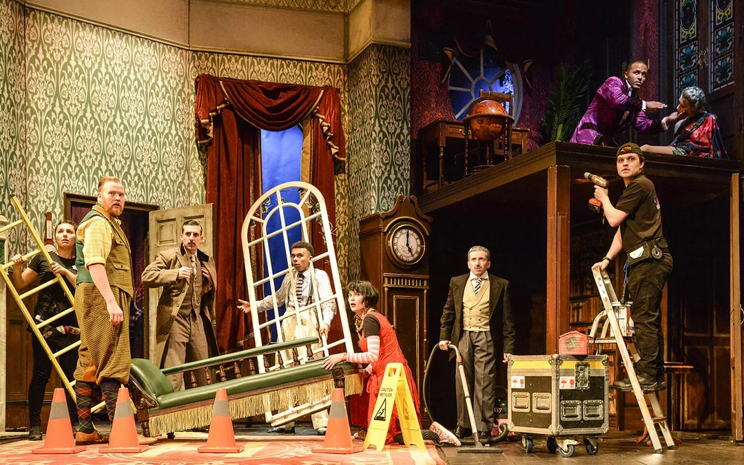 The Play That Goes Wrong Image 5
