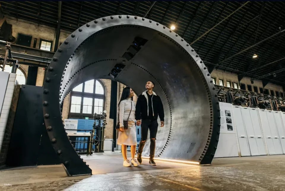 The Tunnel at The Niagara Parks Power Station | Canada