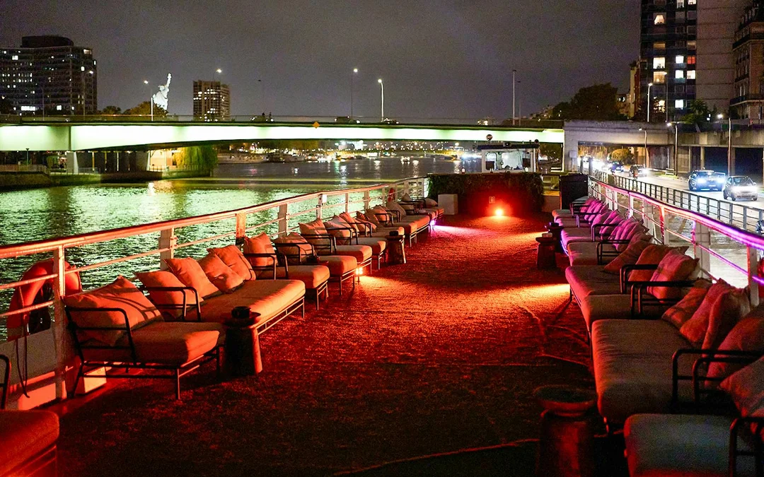 Théo Boat Seine River Dinner Cruise with Italian Menu Image 3