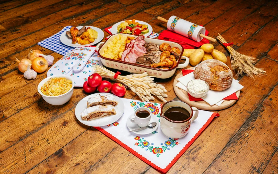Tickets to Folklore Dinner Show with Unlimited Drinks & Optional Transfers Image 3