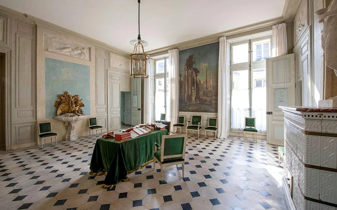 Tickets to Hôtel de la Marine with Connected Headset Image 6