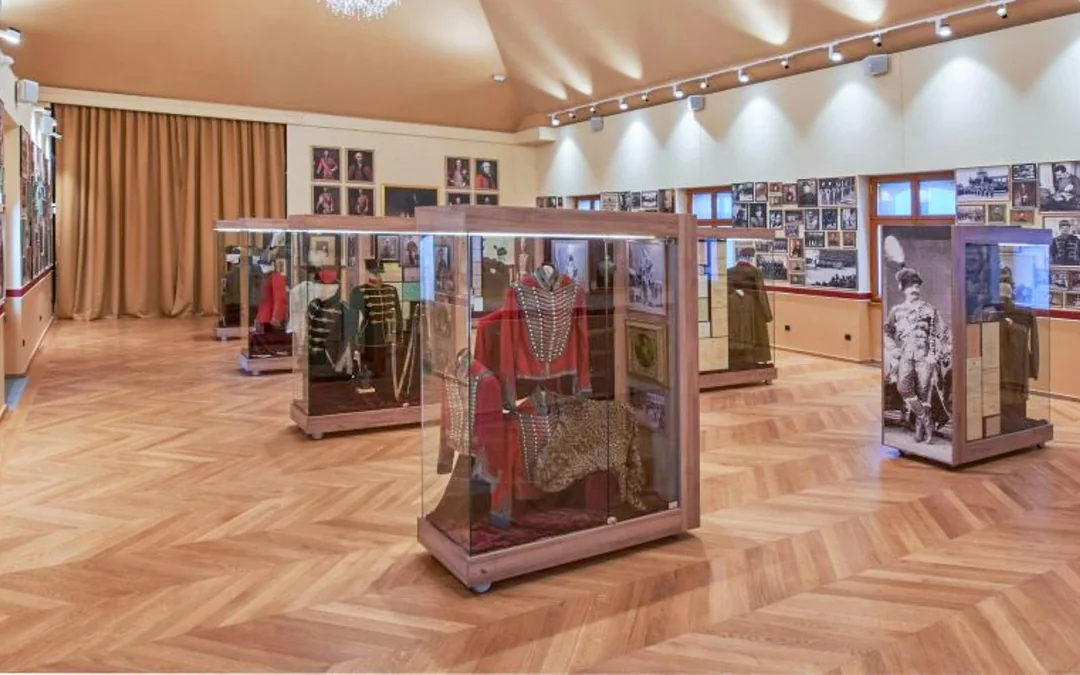 Tickets to Hungarian Royal Guard Exhibition & Royal Riding Hall with a 3-Course Meal in Buda Castle Image 3