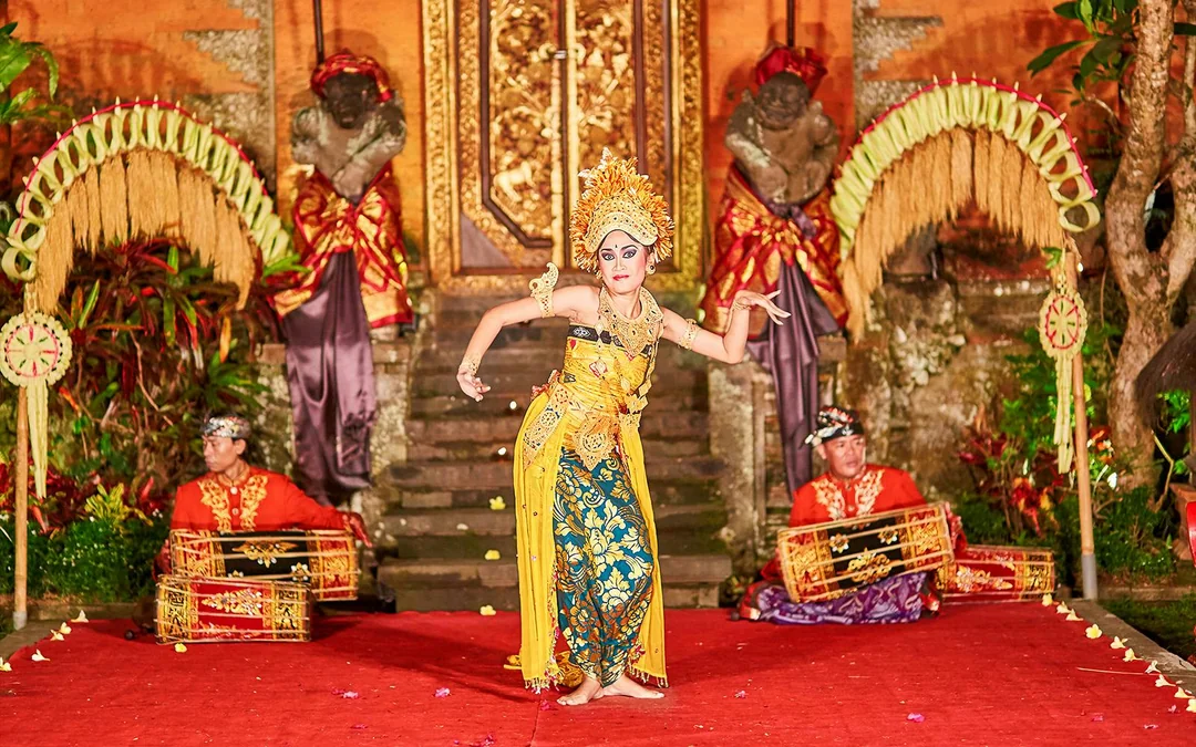 Tickets to Legong Dance Show at Ubud Palace Image 3