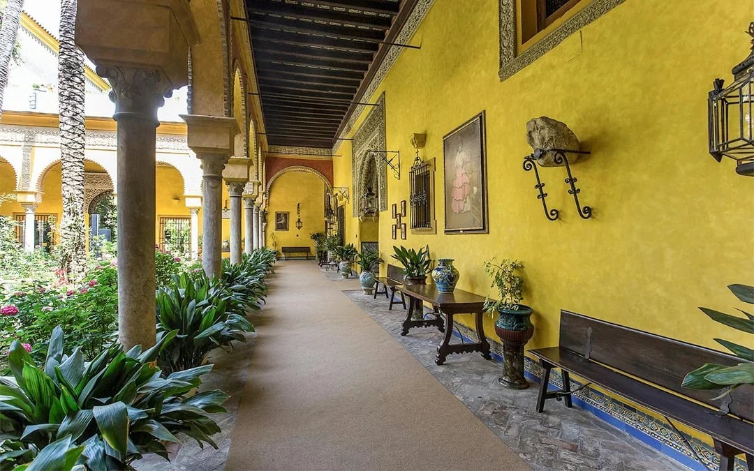 Tickets to Palacio de las Dueñas with Audio Guide Image 2