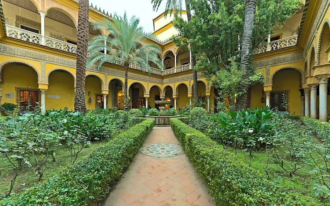 Tickets to Palacio de las Dueñas with Audio Guide Image 3