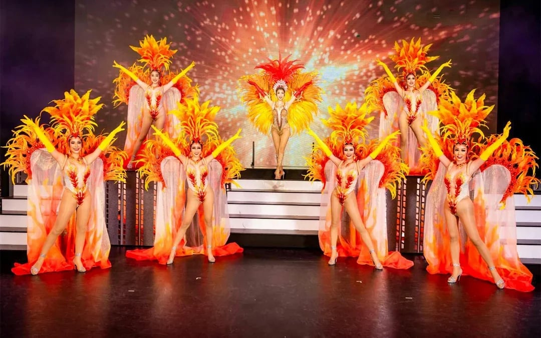 Tickets to Simon Cabaret Show with Transfers Image 6