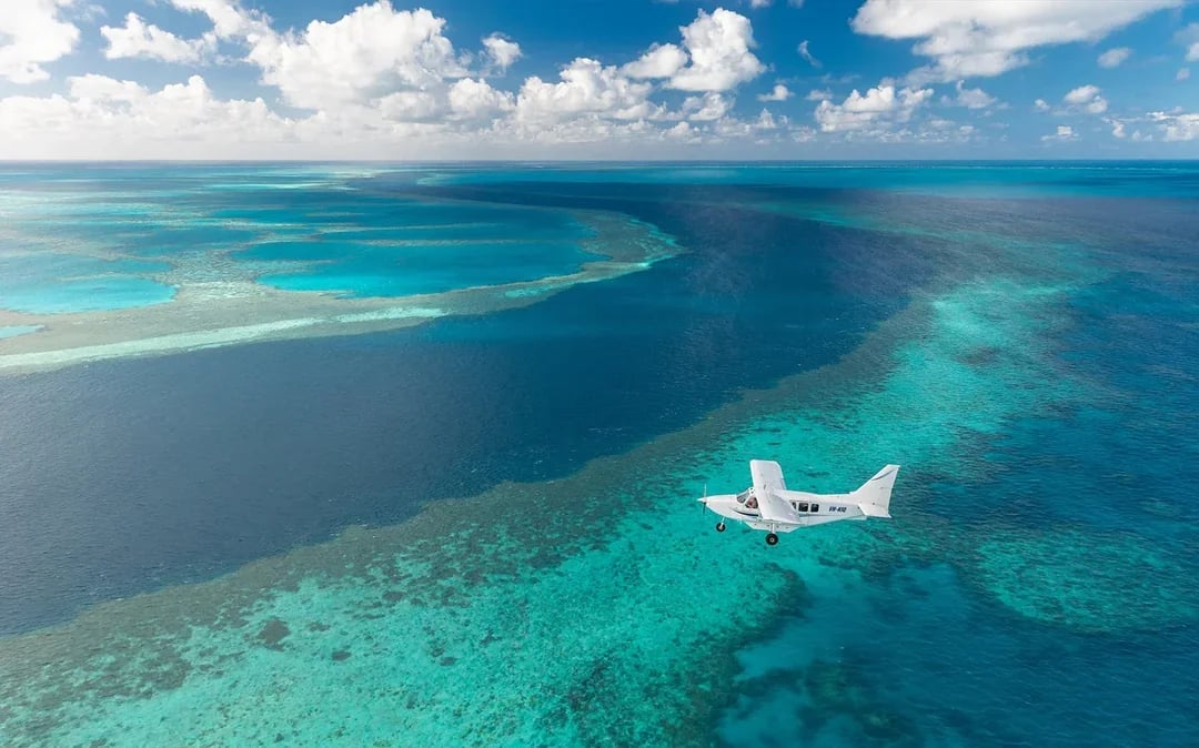 Tickets to Whitsunday Islands & Great Barrier Reef 1-hr Scenic Flight Image 9