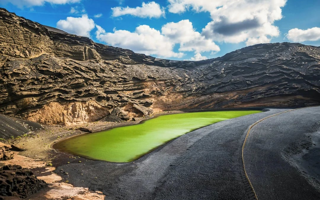 Timanfaya National Park & Lago Verde Tour Image 1