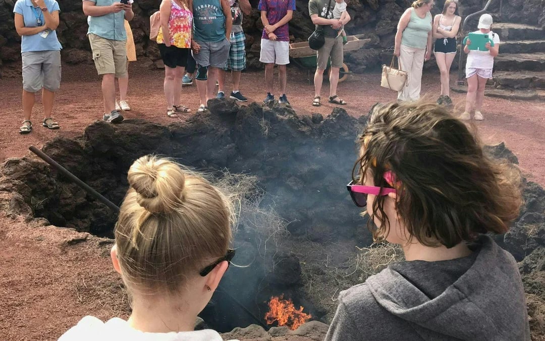 Timanfaya National Park & Lago Verde Tour Image 7