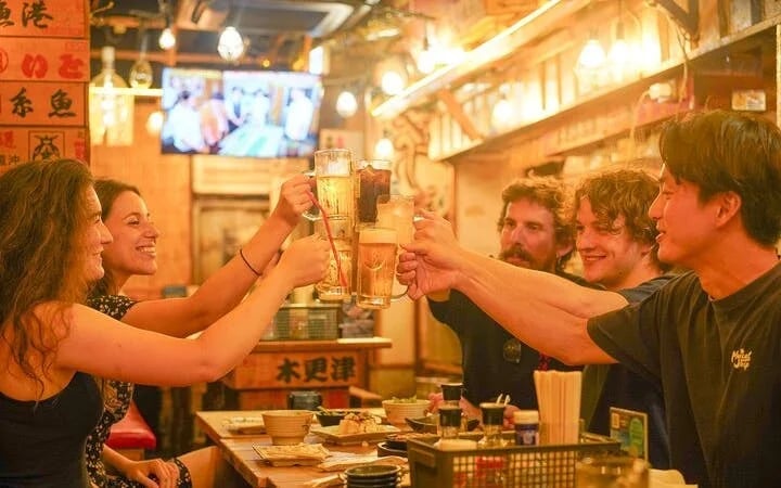Tokyo Bar Hopping Tour in Shinjuku (All-You-Can-Drink + Dinn Image 8