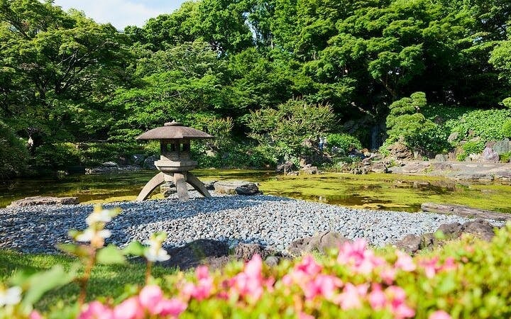 Tokyo Castle and Imperial Palace Guided Walking Tour Image 5