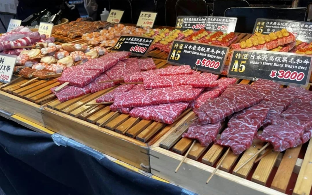 Tokyo Highlights Tour: Sumo, Sushi, Tea, Temples and Tokyo Tower Image 2
