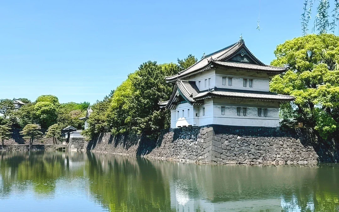 Tokyo: Imperial Palace East Gardens & Edo Castle Guided Walking Tour Image 4