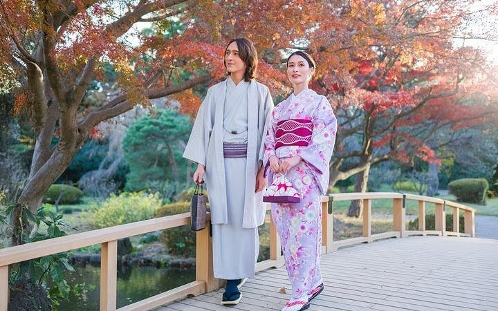 Tokyo: Kimono Rental at Rakuu-tei inside Shinjuku Gyoen National Garden Image 2